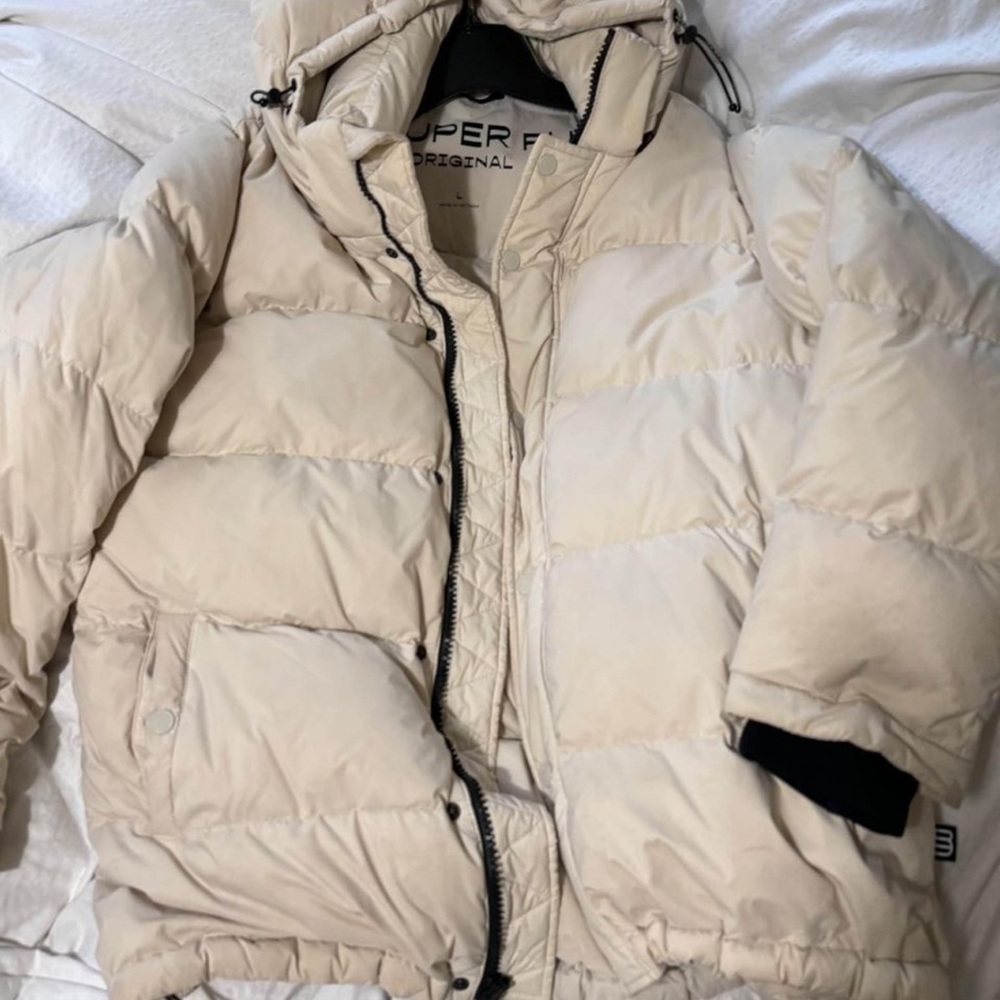 Aritzia Super puff in cream LARGE